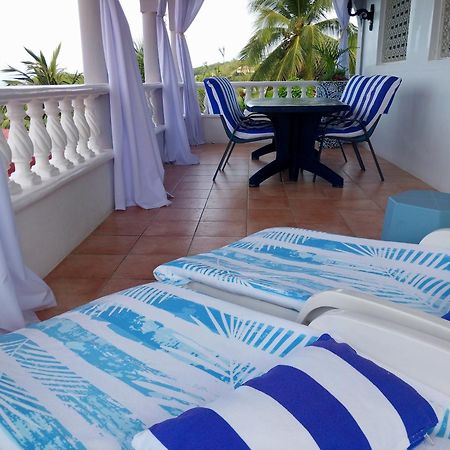 Méro Caribbean Sea View Holiday Apartments מראה חיצוני תמונה