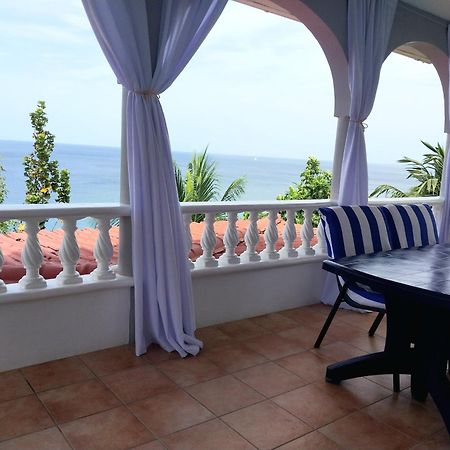 Méro Caribbean Sea View Holiday Apartments מראה חיצוני תמונה