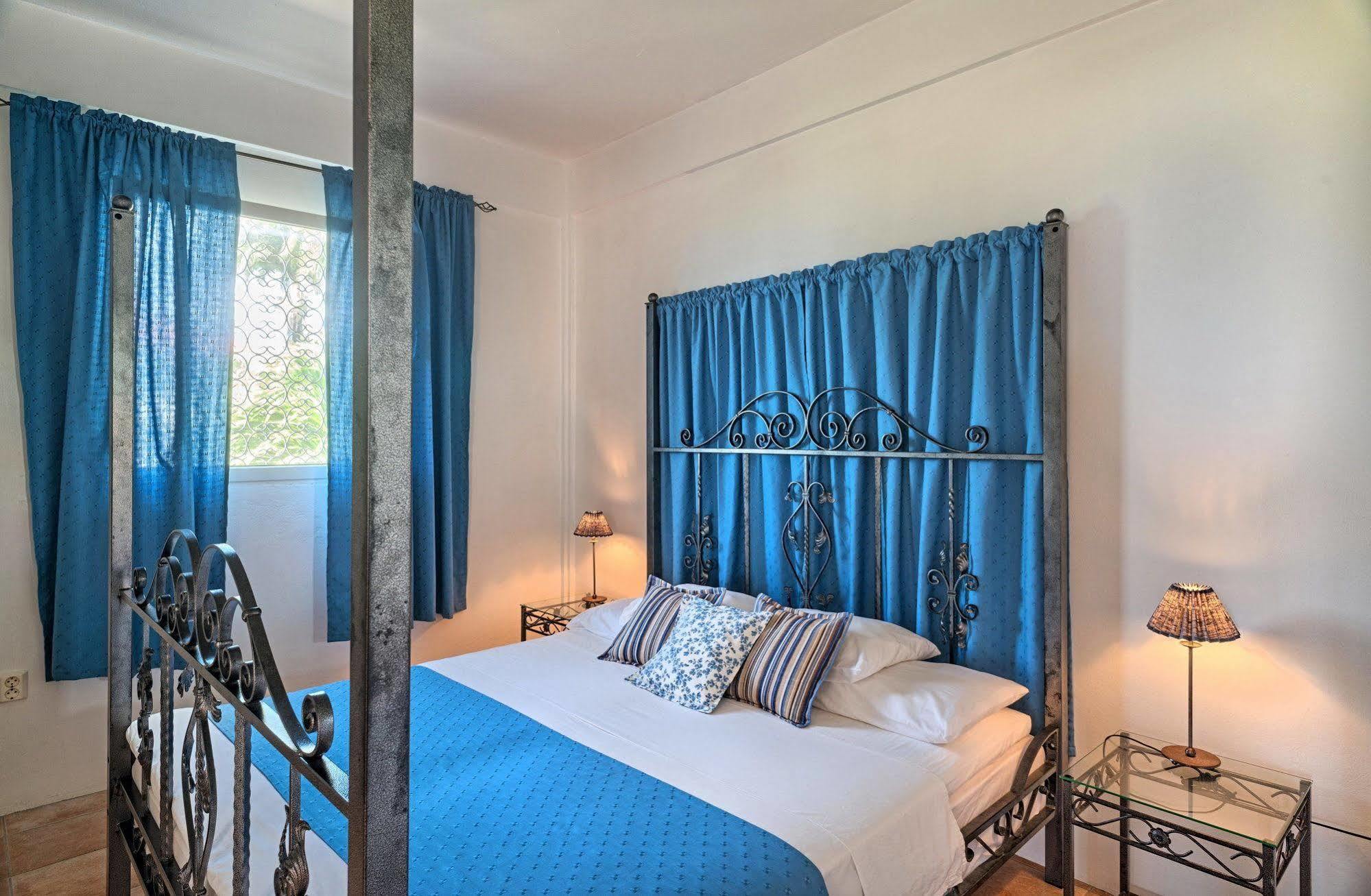 Méro Caribbean Sea View Holiday Apartments מראה חיצוני תמונה