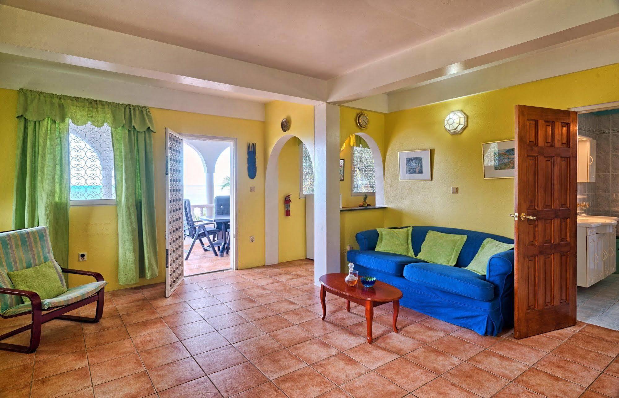 Méro Caribbean Sea View Holiday Apartments מראה חיצוני תמונה