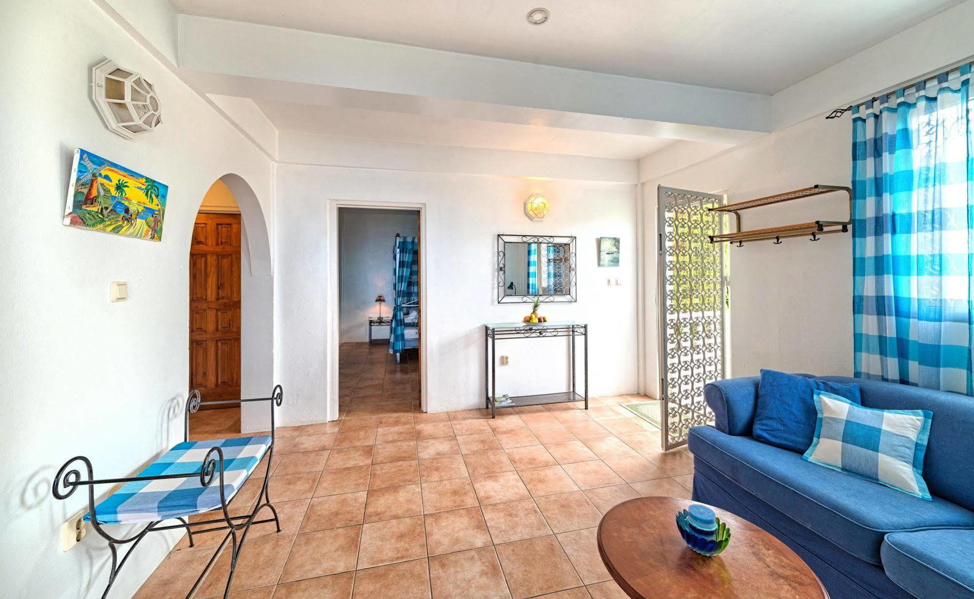 Méro Caribbean Sea View Holiday Apartments מראה חיצוני תמונה