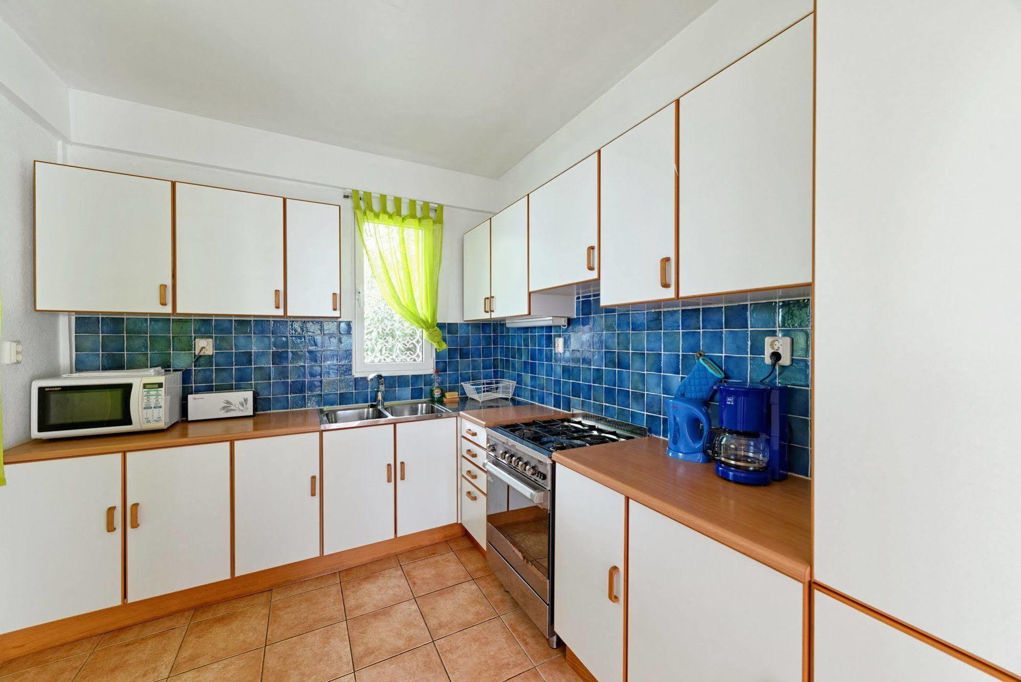 Méro Caribbean Sea View Holiday Apartments מראה חיצוני תמונה