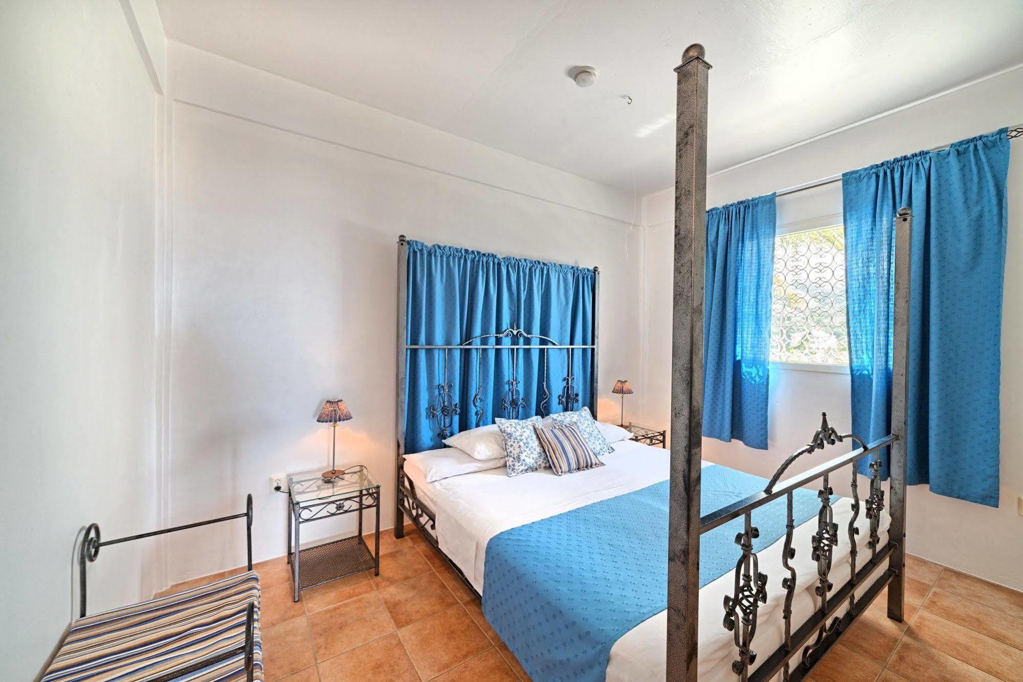 Méro Caribbean Sea View Holiday Apartments מראה חיצוני תמונה